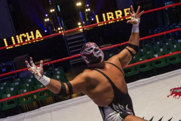 وفاة مصارع مكسيكي أثناء مباراة استعراضية في لندن