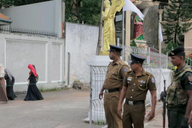 الأمن السريلانكي يحاول طمأنة الأقلية المسلمة بعد أعمال عنف استهدفتها