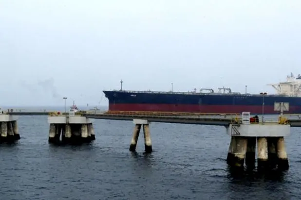 مسقط تندد بالاعتداء على ناقلات النفط وباريس تدين هجمات «الدرون الحوثية»