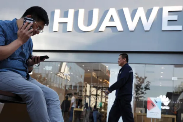 القيود على «هواوي» تُلهب الحرب التكنولوجية بين أميركا والصين