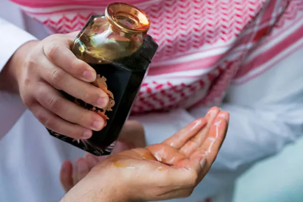 يستخدم ما يعادل 5 كيلو غرامات من أجود أنواع دهن العود لتعطير الكعبة