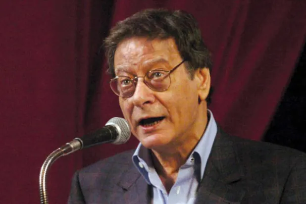 هل طلب الشعر الخُلْع من أمته؟