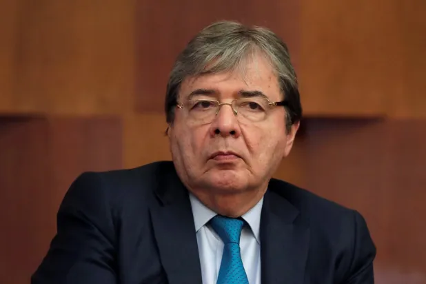 وزير الخارجية الكولومبي كارلوس هولمز تروخيو (رويترز)