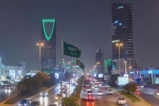 سعودی: جریمه 5 هزار ریالی برای رفتارهای خلاف «آداب اجتماعی»