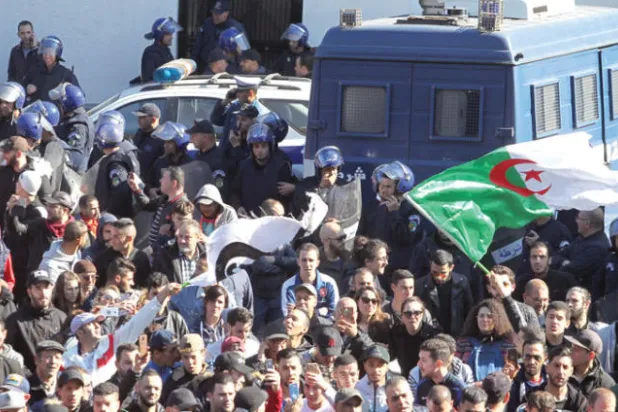 حين دق جرس الحراك الجزائري قبل صحوة المثقف