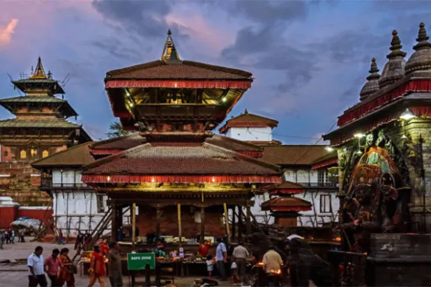 القبض على «عرّاف» تنبأ بزلزال مدمر في النيبال