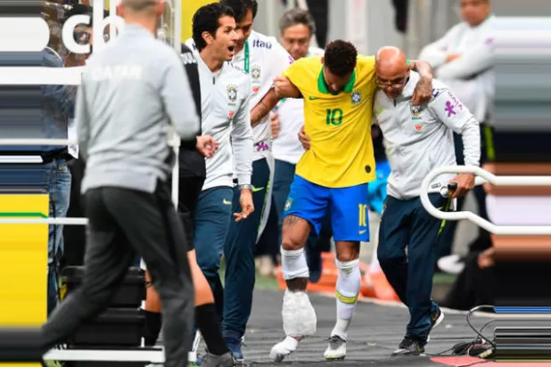 الإصابة والفضائح تبعدان نيمار عن «كوبا أميركا»