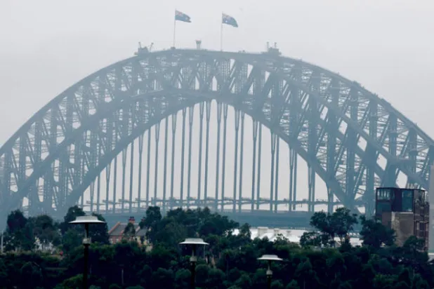 الضباب يغطي سيدني ويتسبب في تأجيل رحلات جوية