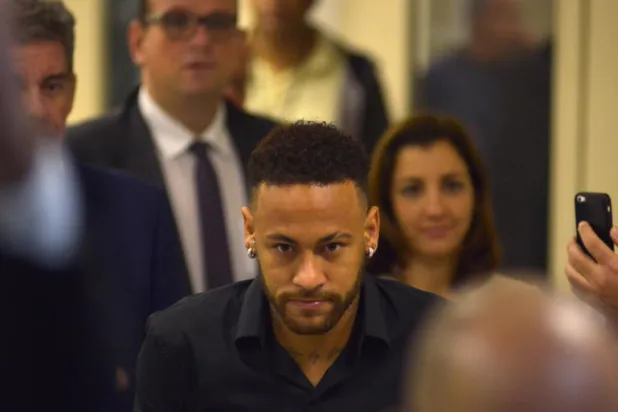 إيقاف حملات ترويجية لنيمار بعد مزاعم اغتصاب