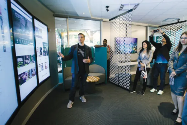 مختبر طلابي جامعي بأحدث التقنيات