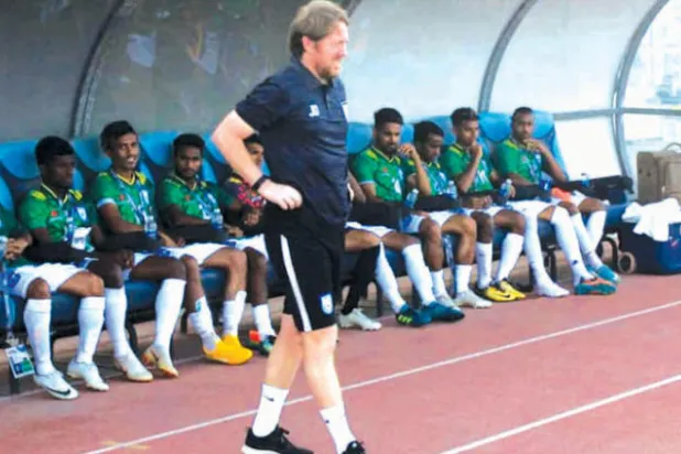 جيمي داي... مدرب إنجليزي يسعى لجعل كرة القدم أكثر شعبية من الكريكيت في بنغلاديش