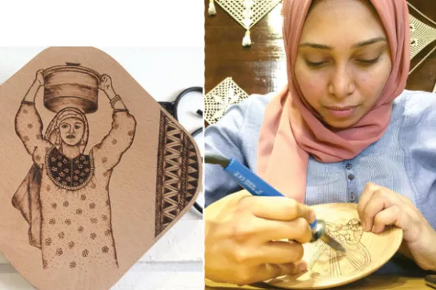 فنانة مصرية تحْيي حرفة «الحرق على الخشب» بطابع عصري