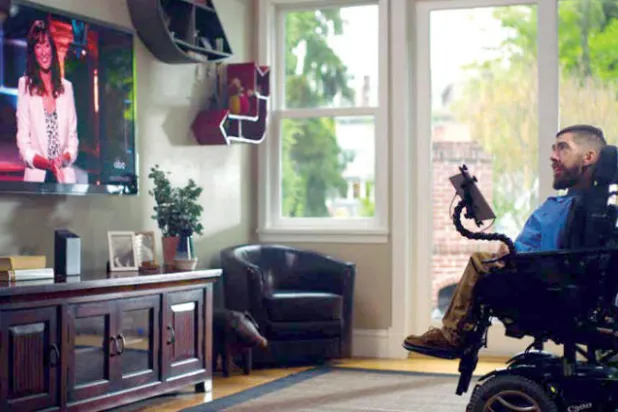 تقنية جديدة تسمح للأشخاص ذوي الإعاقة بالتحكم في التلفاز بأعينهم