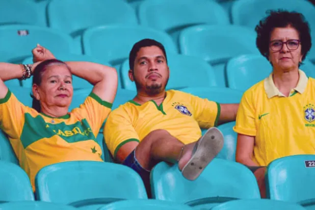 جماهير البرازيل القليلة جداً تشاهد تعادل منتخب بلادها مع فنزويلا