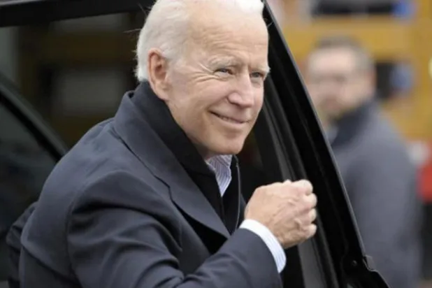 جو بايدن الأوفر حظاً تحت نيران منافسيه في مناظرة الرئاسة الأميركية