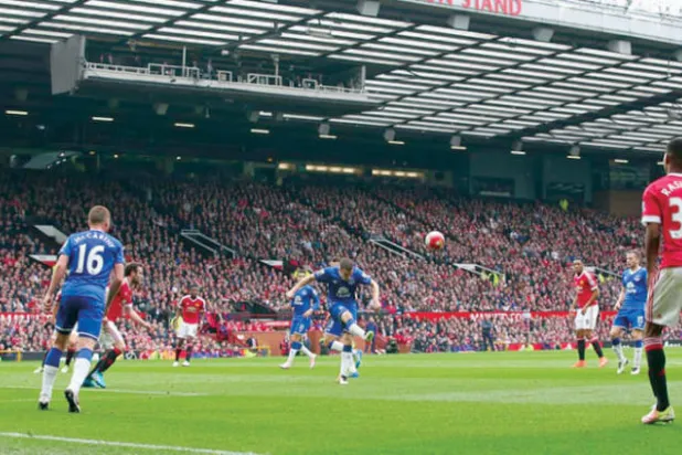 تطوير الأندية المنافسة لملاعبها يبرز إهمال عائلة غليزر لـ«أولد ترافورد»