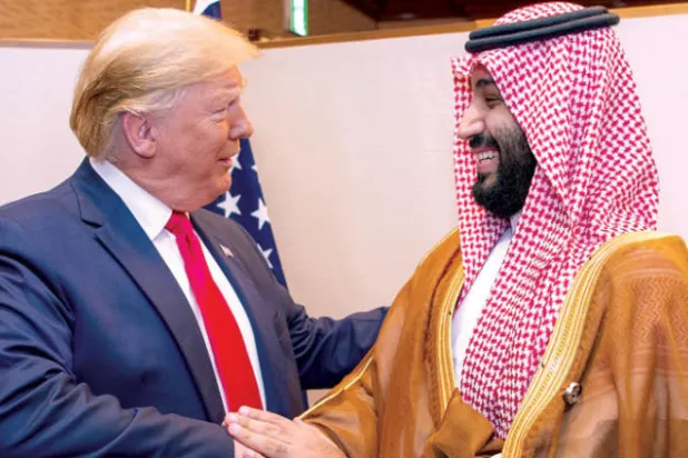 الرئيس ترمب مرحباً بحرارة بالأمير محمد بن سلمان (تصوير: بندر الجلعود)