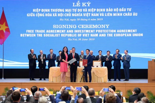 فيتنام توقع اتفاقية تجارة حرة مع الاتحاد الأوروبي