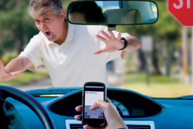 ميزة الكشف التلقائي عن حوادث السيارات