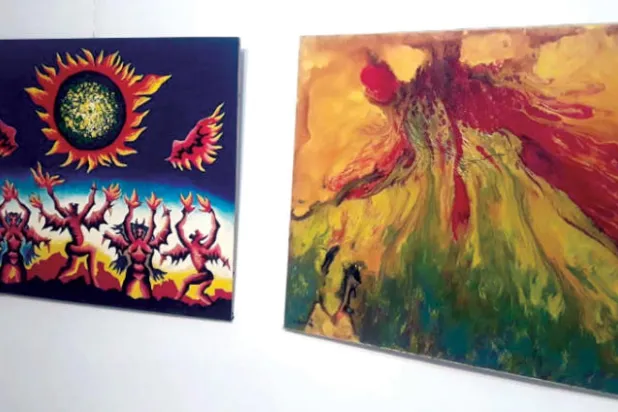 بعض أعماله يعتمد على أفكار التحرر من الأنماط التقليدية