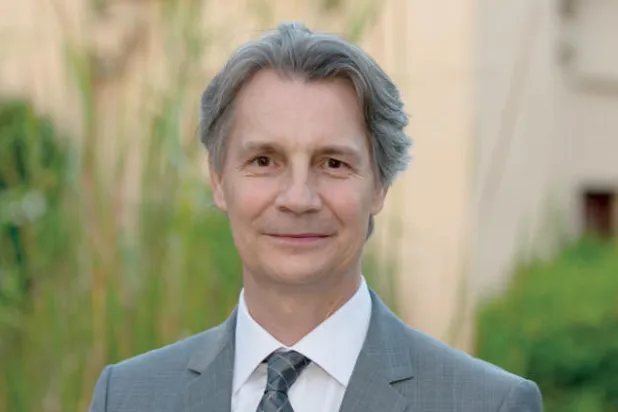 «أميركية دبي» تُعيّن الدكتور ديفيد شميدت في منصب الرئيس