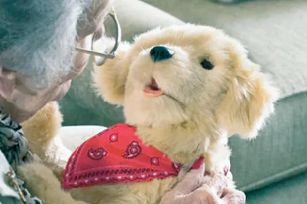 كلب آلي أفضل صديق للمصابين بـ«ألزهايمر»