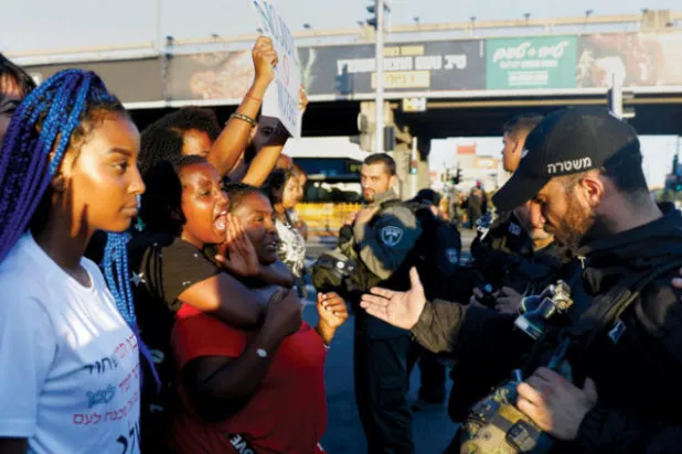 شركة «سايبر» إسرائيلية تتحدث عن «تدخل خارجي» شجّع انتفاضة «الفلاشا» ضد العنصرية