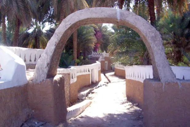 خضعت غدامس قديماً لسيطرة الإغريق ثم الرومان إلى أن دخلها الإسلام