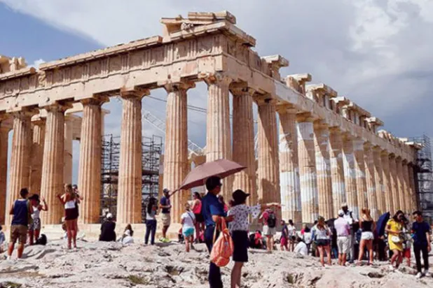 إغلاق «الأكروبوليس» وسط أثينا بعد ارتفاع درجات الحرارة