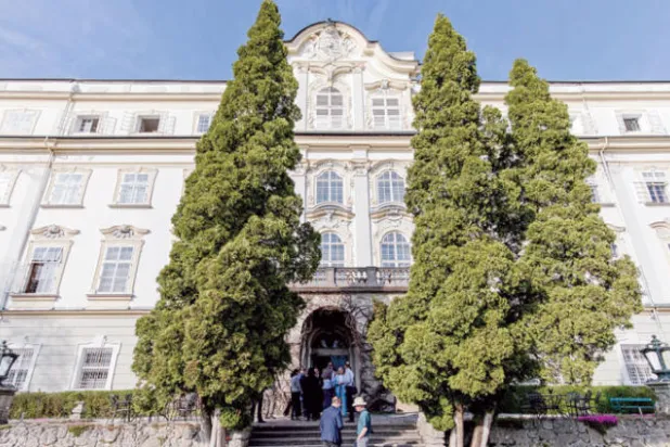 قصر سالزبورغ (شلوس ليوبولدسكرون) (نيويورك تايمز)