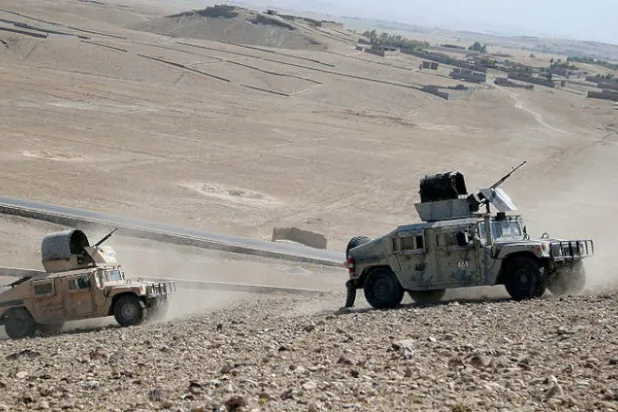 عشرات القتلى والجرحى من الحكومة و«طالبان» في تصعيد للعمليات