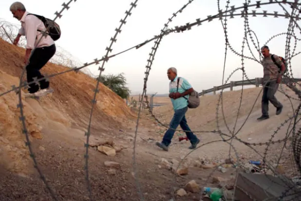 «الشاباك» يرفض خطة الجيش لإدخال 5 آلاف عامل فلسطيني إلى إسرائيل