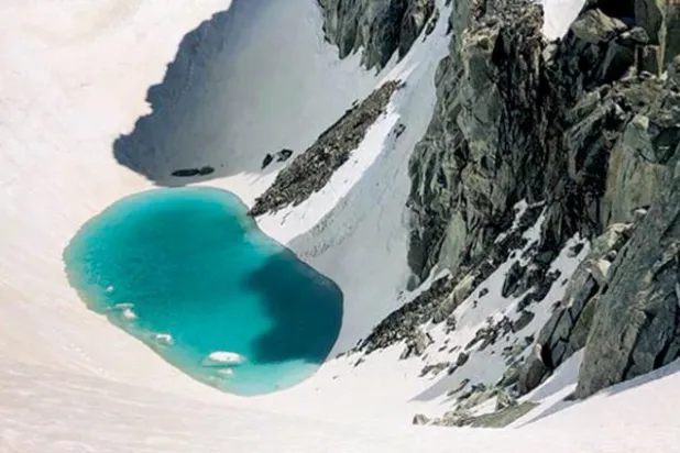 اكتشاف بحيرة على ارتفاع 11 ألف قدم في جبال الألب