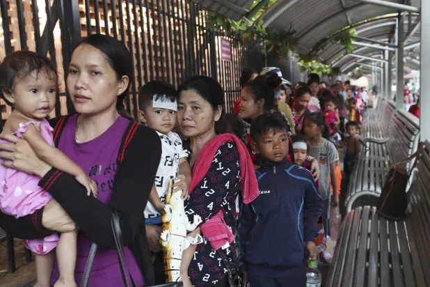 القبض على ثلاث كمبوديات بتهم الاتجار بالبشر عبر تأجير الأرحام