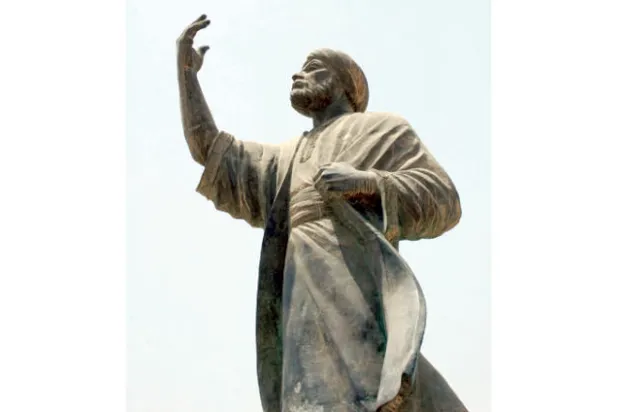 المتنبي مثقف باحث عن السلطة لا مثقف سلطة