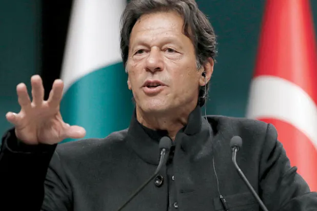 عمران خان يتوجه إلى واشنطن برفقة قائد الجيش ومدير الاستخبارات