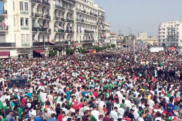 تتويج الجزائر باللقب القاري «يفكّ» مؤقتاً عزلة مسؤوليها