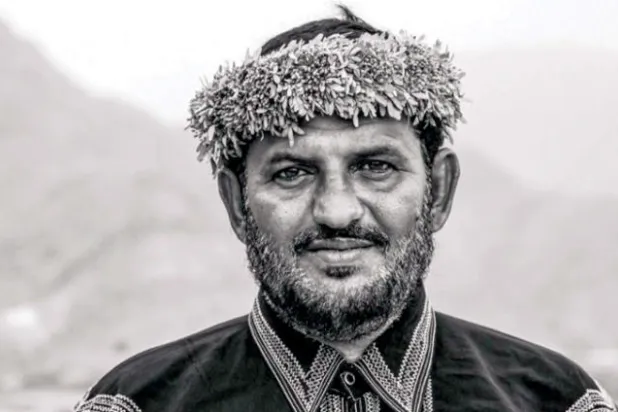 طوق الورد يميز بعض أهالي تهامة عسير