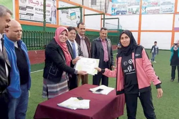 هناء مهدي... مدربة كرة قدم في غزة تواجه العادات المجتمعية