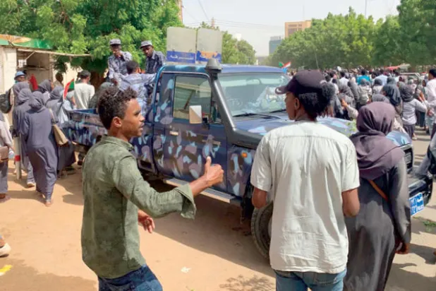 توقعات باتفاق مع الحركات المسلحة وهيكلة جديدة لتحالف «التغيير»