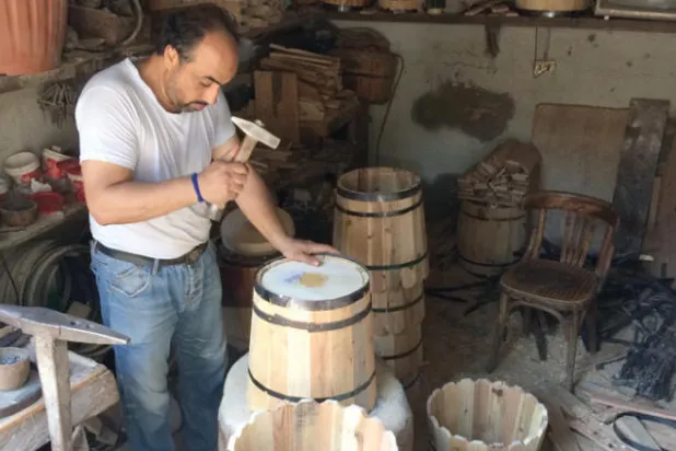 صناعة «البراميل الخشبية» في مصر ... صراع من أجل البقاء