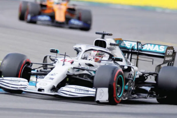 جانب من السباق في ألمانيا أمس (رويترز)