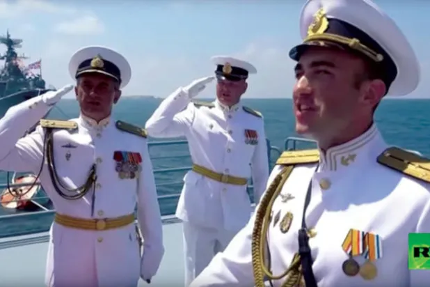 روسيا تستعرض قوتها البحرية في طرطوس