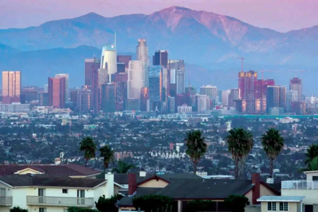 تحويل المنازل إلى مواقع فنية عبر إعادة التصميم في لوس أنجليس