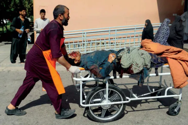 عشرات القتلى والجرحى بانفجار حافلة في فراه غرب أفغانستان