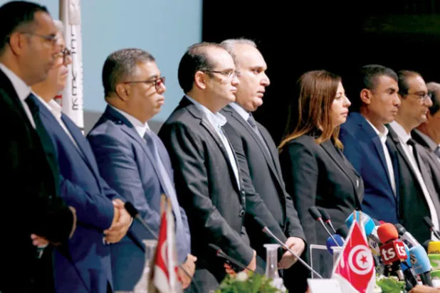 رئيس الحكومة التونسية أبرز المرشحين لانتخابات الرئاسة المبكرة