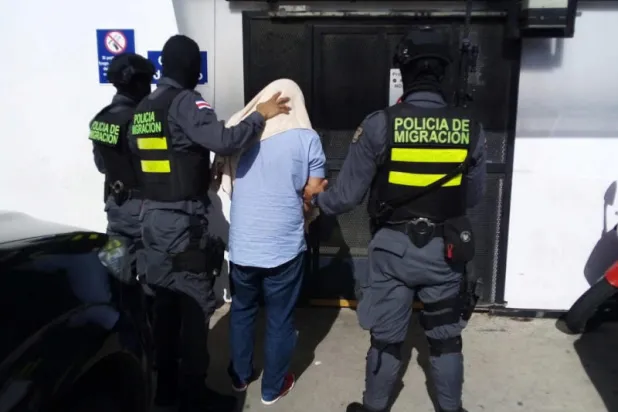 كوستاريكا وبنما تفككان شبكة لتهريب المهاجرين إلى الولايات المتحدة