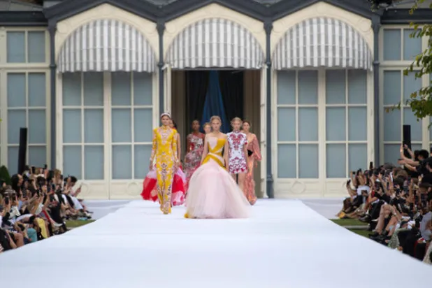 من عرض «رالف آند روسو»