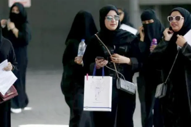 زنان سعودی بدون اجازه قیم به سفر خارجی می روند
