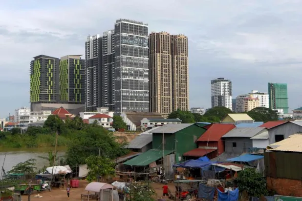 الحكومة الكمبودية: موظّفو السفارة الأميركية يمكنهم الرحيل